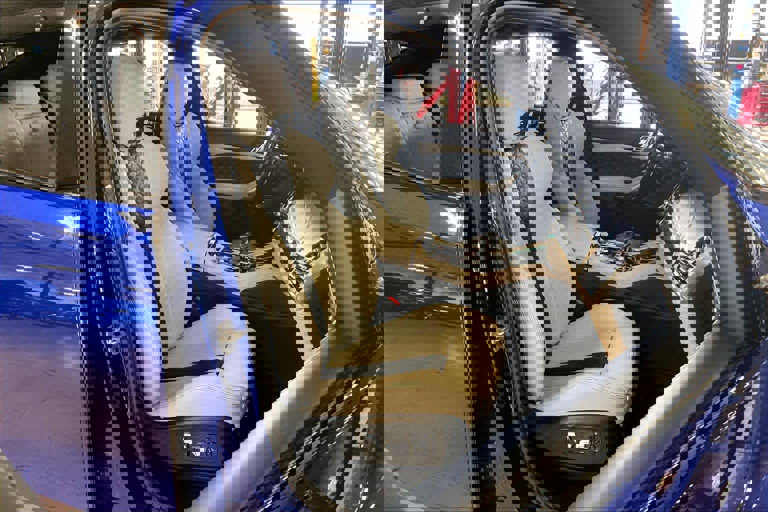 Used 2021 BMW X6 M w/ Competition Package image 8