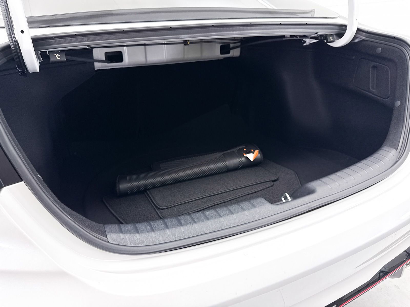 Used 2024 Kia Forte GT image 32