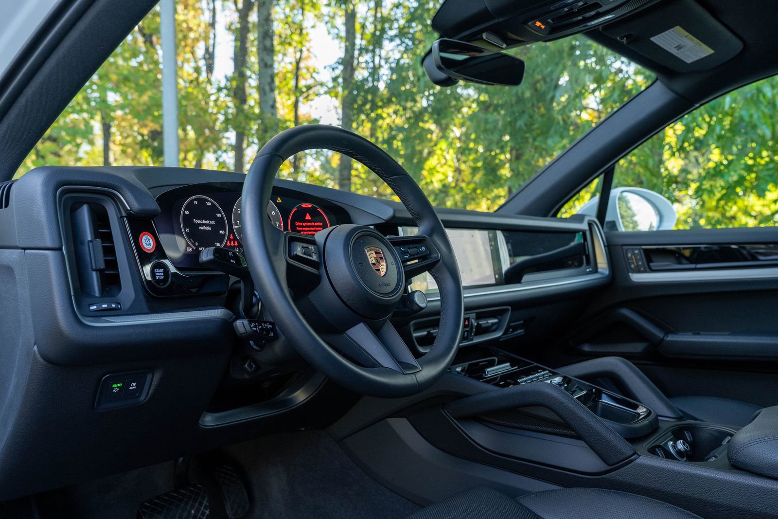 Certified 2025 Porsche Cayenne image 4