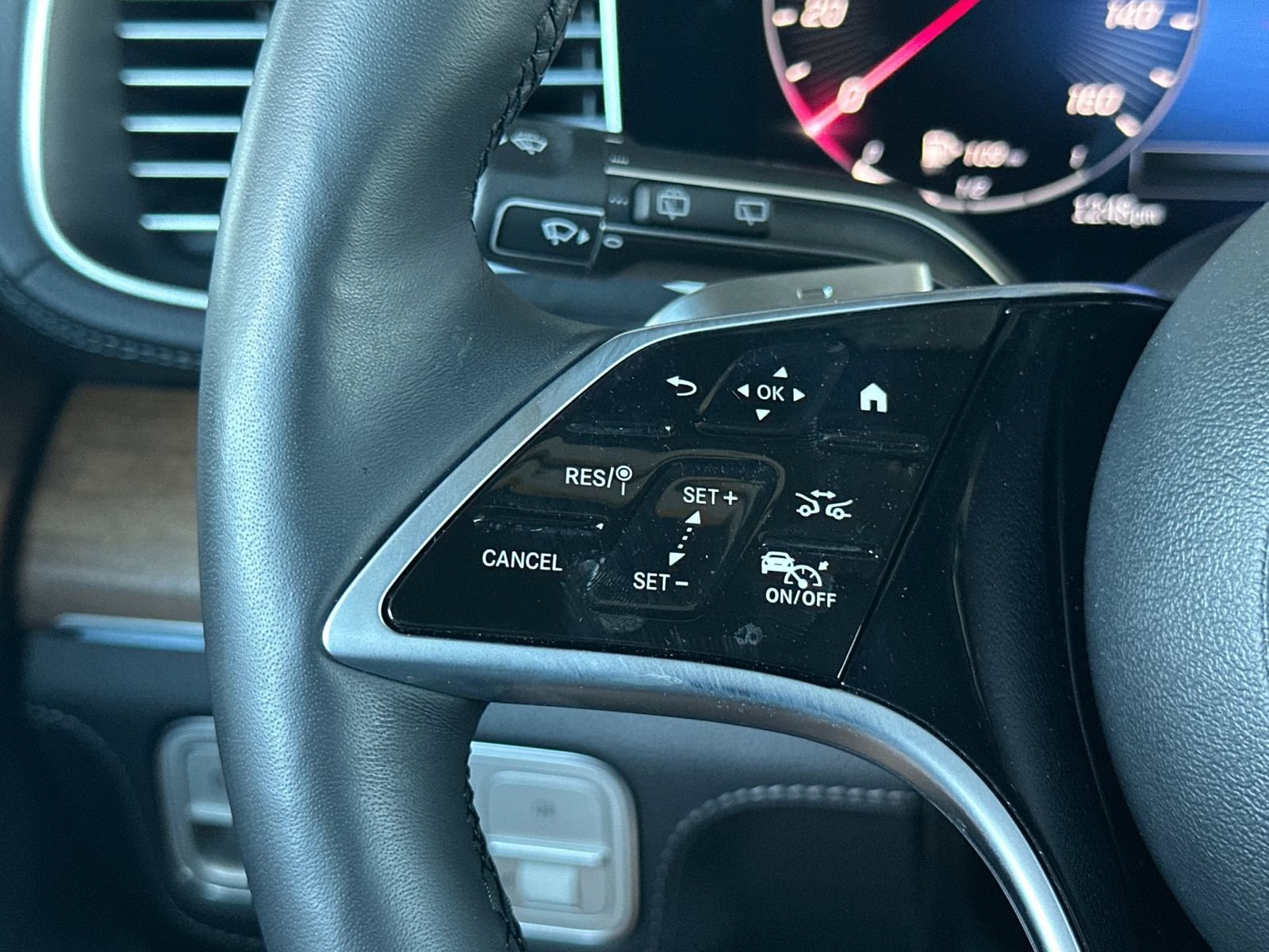 Certified 2025 Mercedes-Benz GLE 580 4MATIC image 29