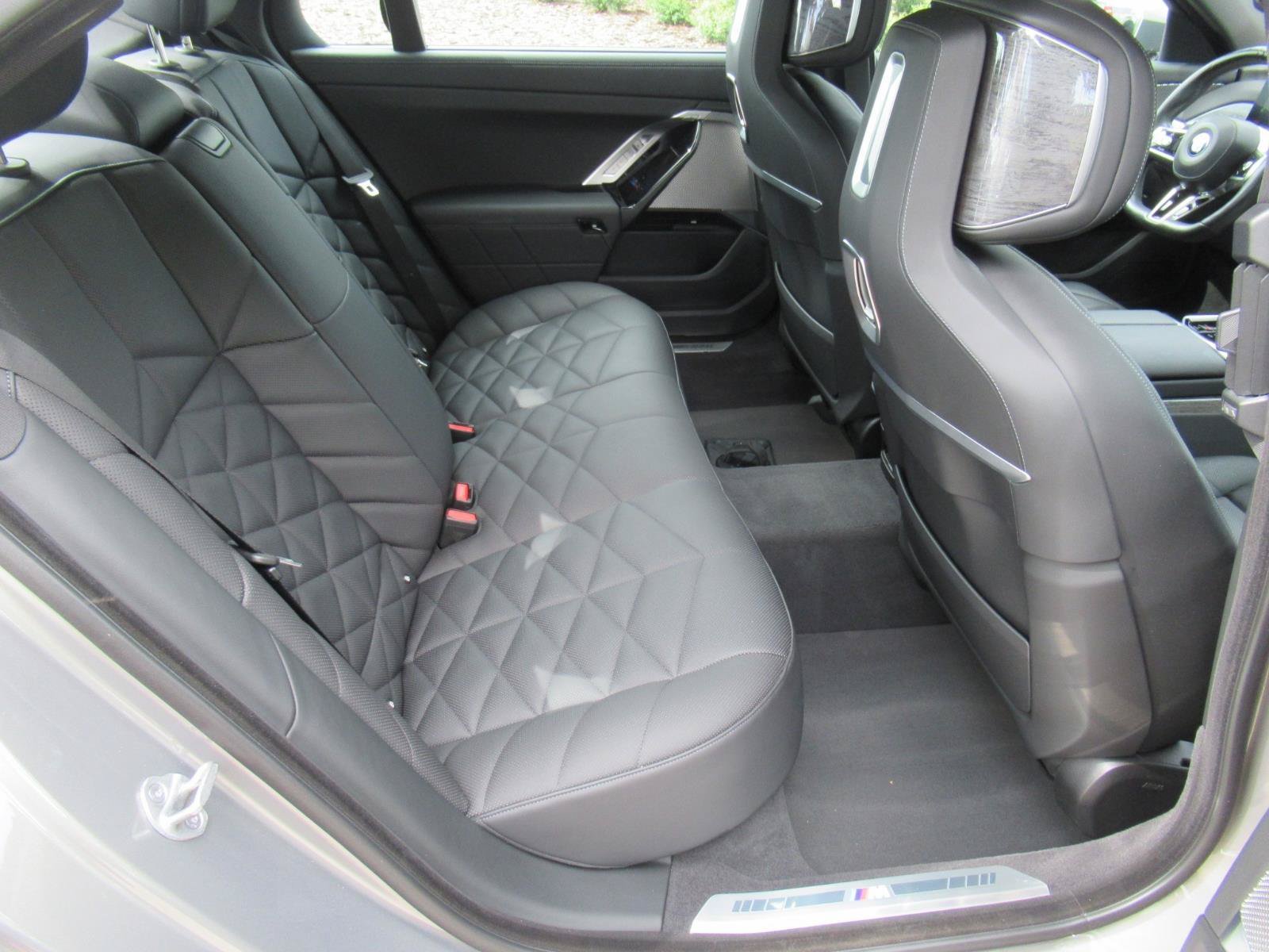 Used 2023 BMW 740i RWD image 32