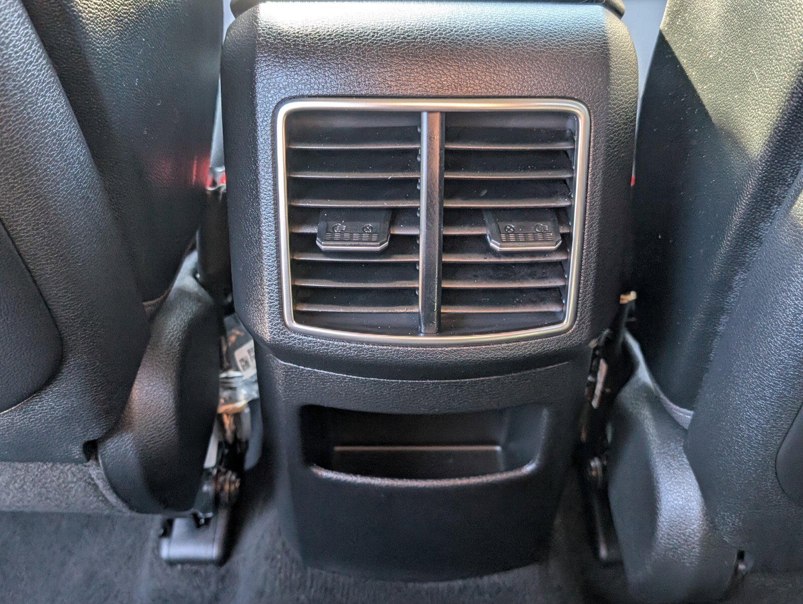 Used 2025 Kia Sportage EX image 13