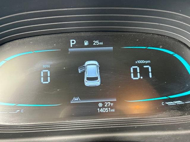 Used 2025 Hyundai Venue SE image 18