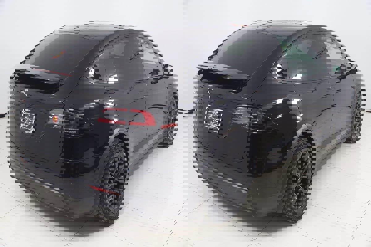 Used 2022 Tesla Model X image 54