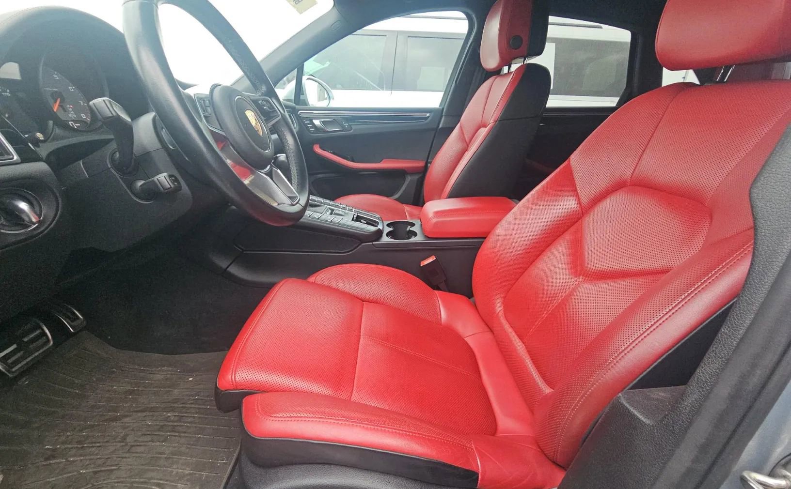 Used 2017 Porsche Macan S image 6