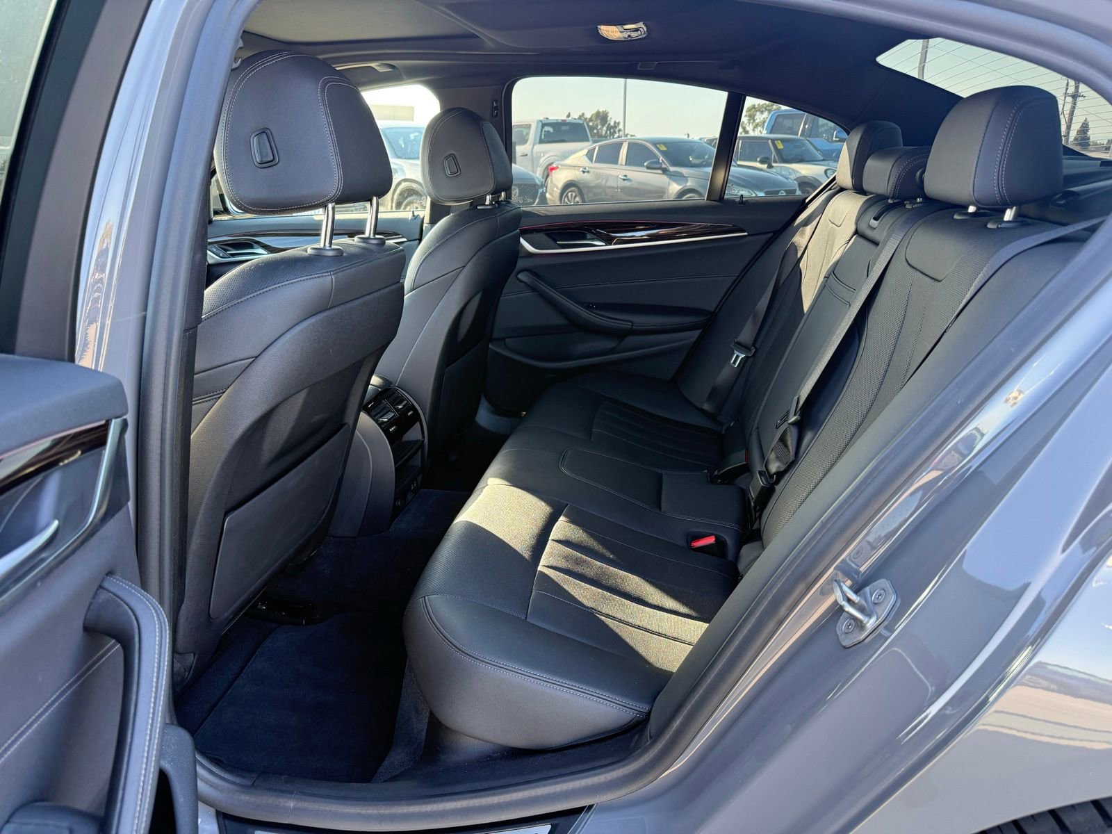 Used 2021 BMW 540i w/ M Sport Package image 6