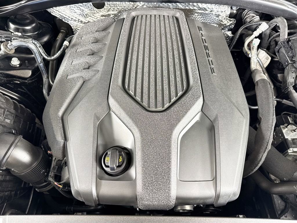 Used 2024 Porsche Macan image 29