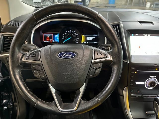 Used 2018 Ford Edge Titanium w/ Equipment Group 301A AWD/4WD image 21