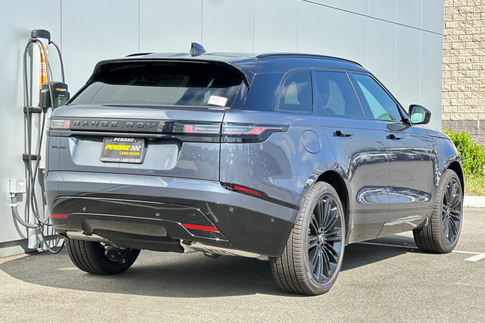 New 2026 Land Rover Range Rover Velar Dynamic SE image 5
