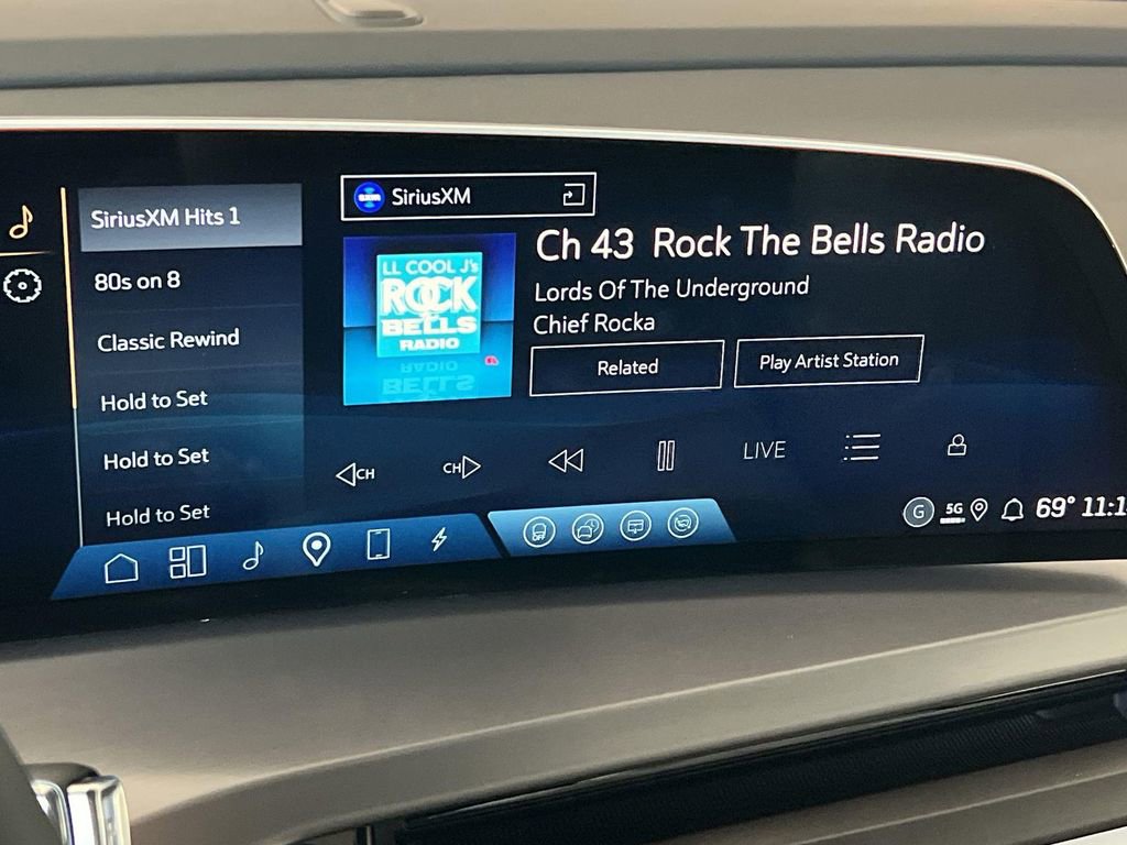 New 2026 Cadillac Vistiq Luxury image 17