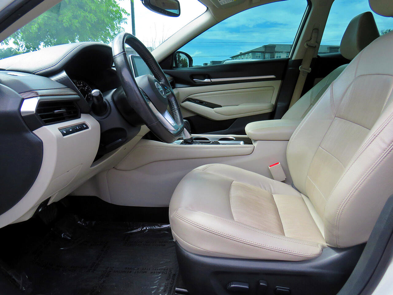 Used 2022 Nissan Altima 2.5 Platinum image 12