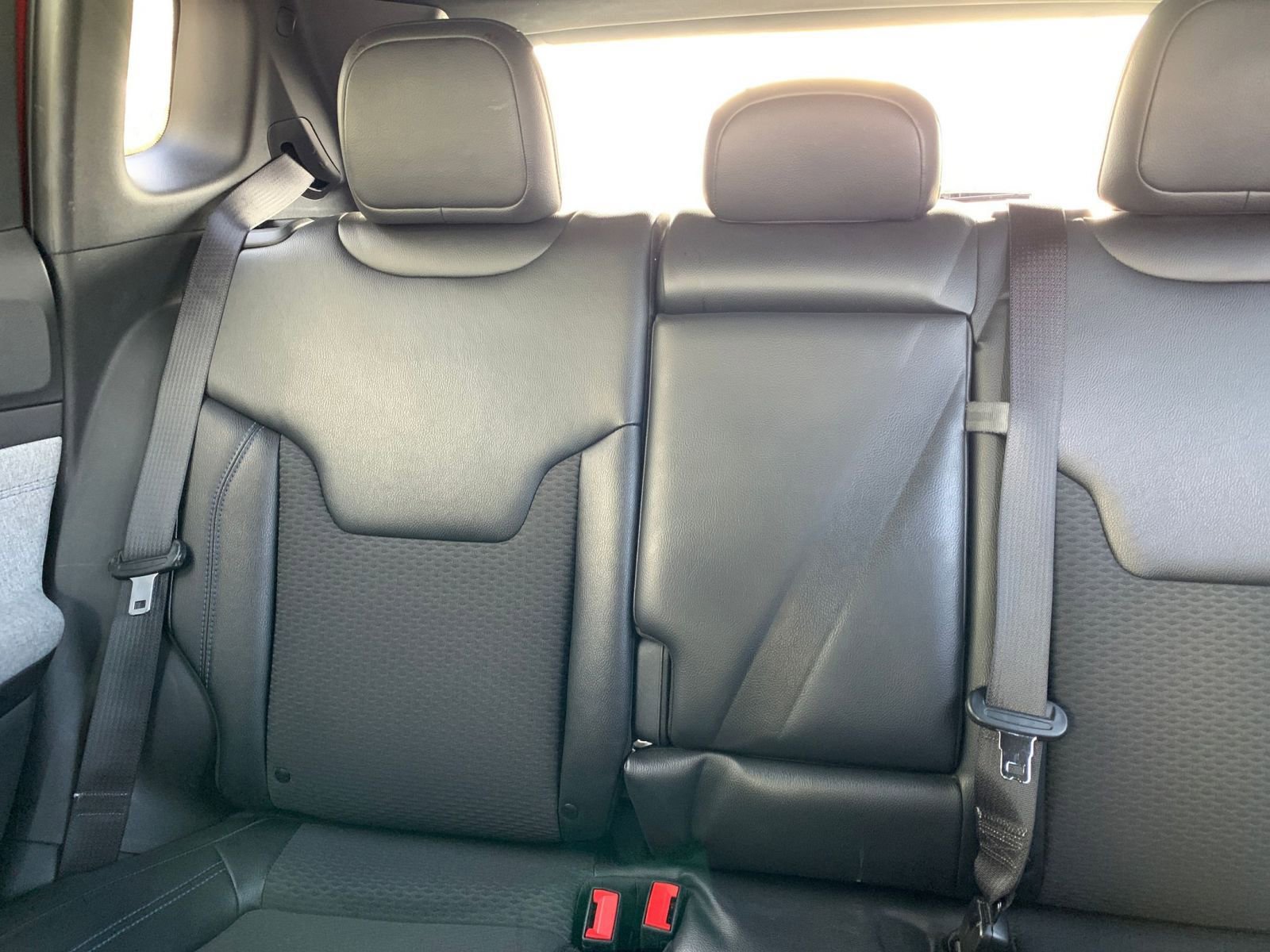 Used 2025 Jeep Compass Latitude image 38