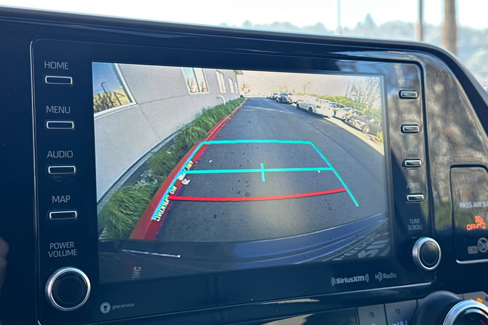 Used 2022 Toyota Highlander XLE image 23