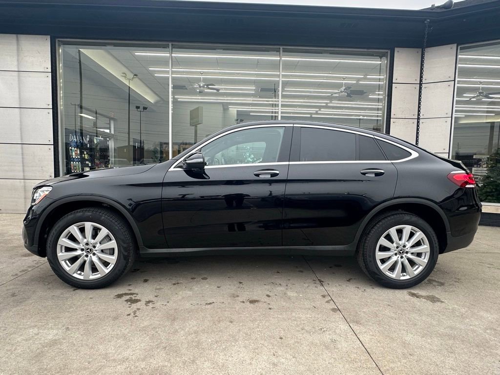 Used 2020 Mercedes-Benz GLC 300 4MATIC Coupe image 3