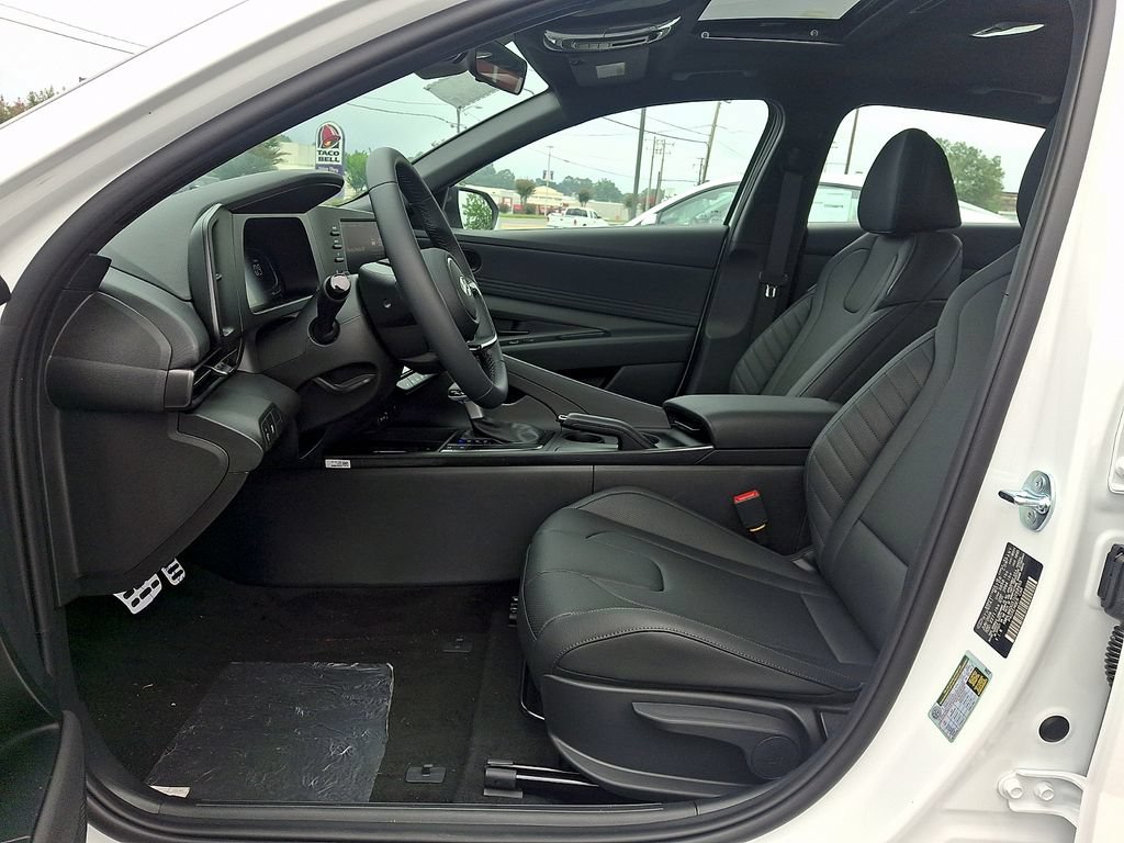 New 2026 Hyundai Elantra SEL Sport FWD image 9
