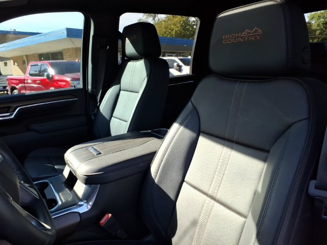 Used 2026 Chevrolet Silverado 2500 High Country w/ High Country Premium Package AWD/4WD image 5
