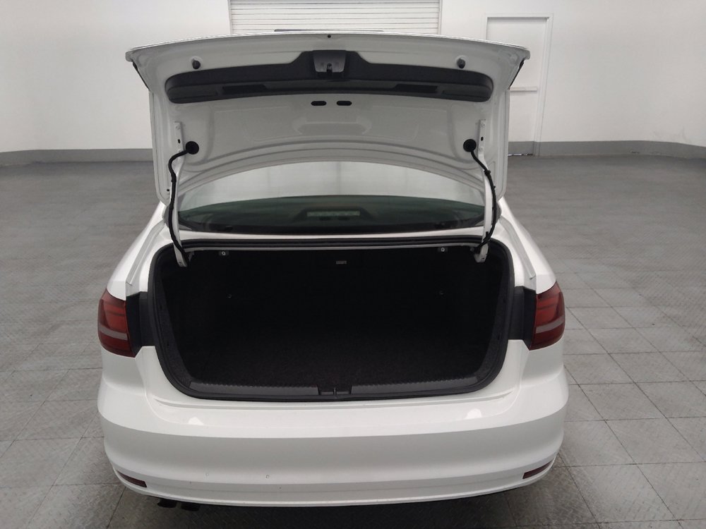 Used 2017 Volkswagen Jetta SEL FWD image 29