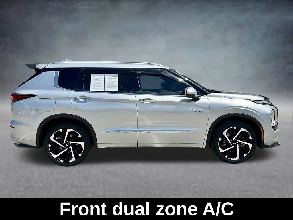 Used 2025 Mitsubishi Outlander 4WD Plug-In Hybrid image 4