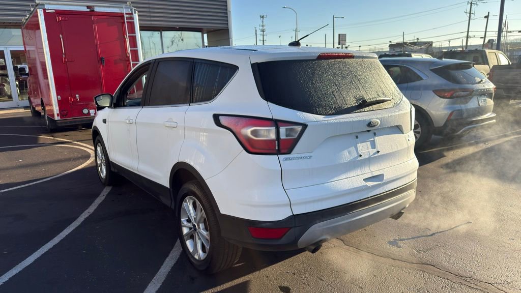 Used 2017 Ford Escape SE image 5