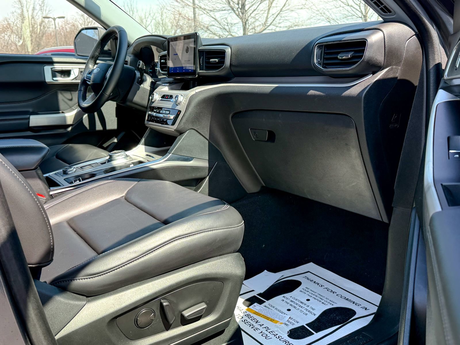 Used 2023 Ford Explorer XLT w/ Equipment Group 202A AWD/4WD image 12