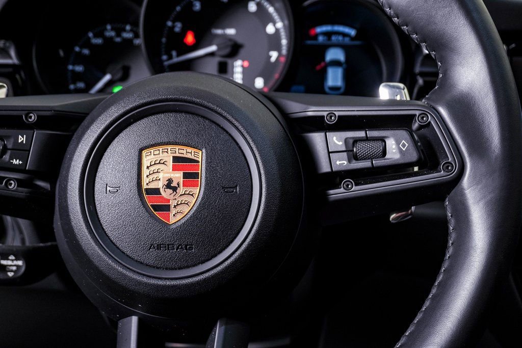 Certified 2025 Porsche Macan image 19