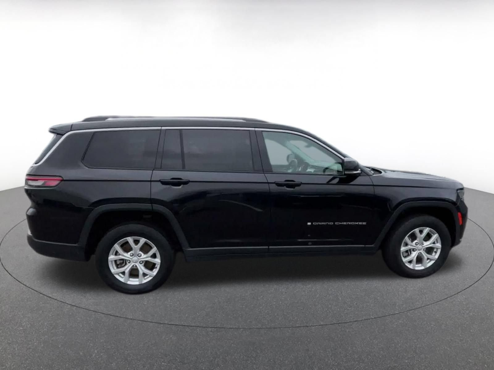 Used 2023 Jeep Grand Cherokee L Limited AWD/4WD image 15