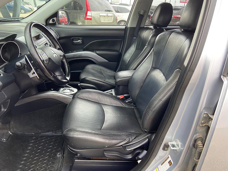 Used 2009 Mitsubishi Outlander SE image 9