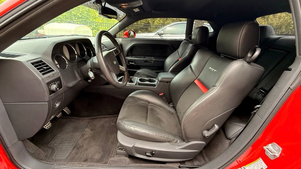 Used 2010 Dodge Challenger SRT8 RWD image 20