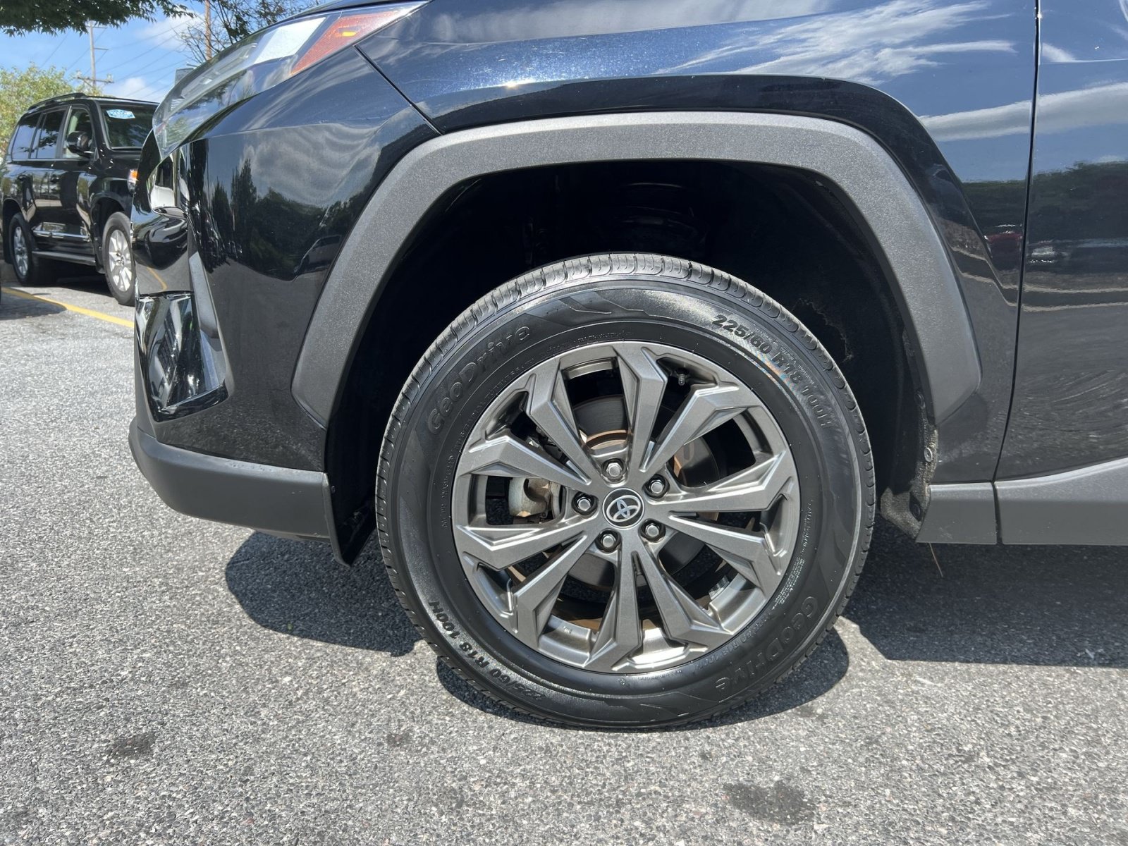 Used 2022 Toyota RAV4 XLE Premium AWD/4WD image 12