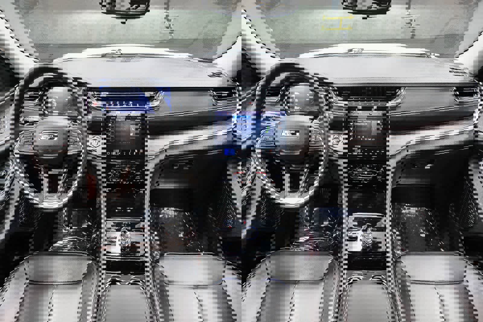 Used 2023 Jeep Grand Cherokee Limited w/ Black Appearance Package image 15