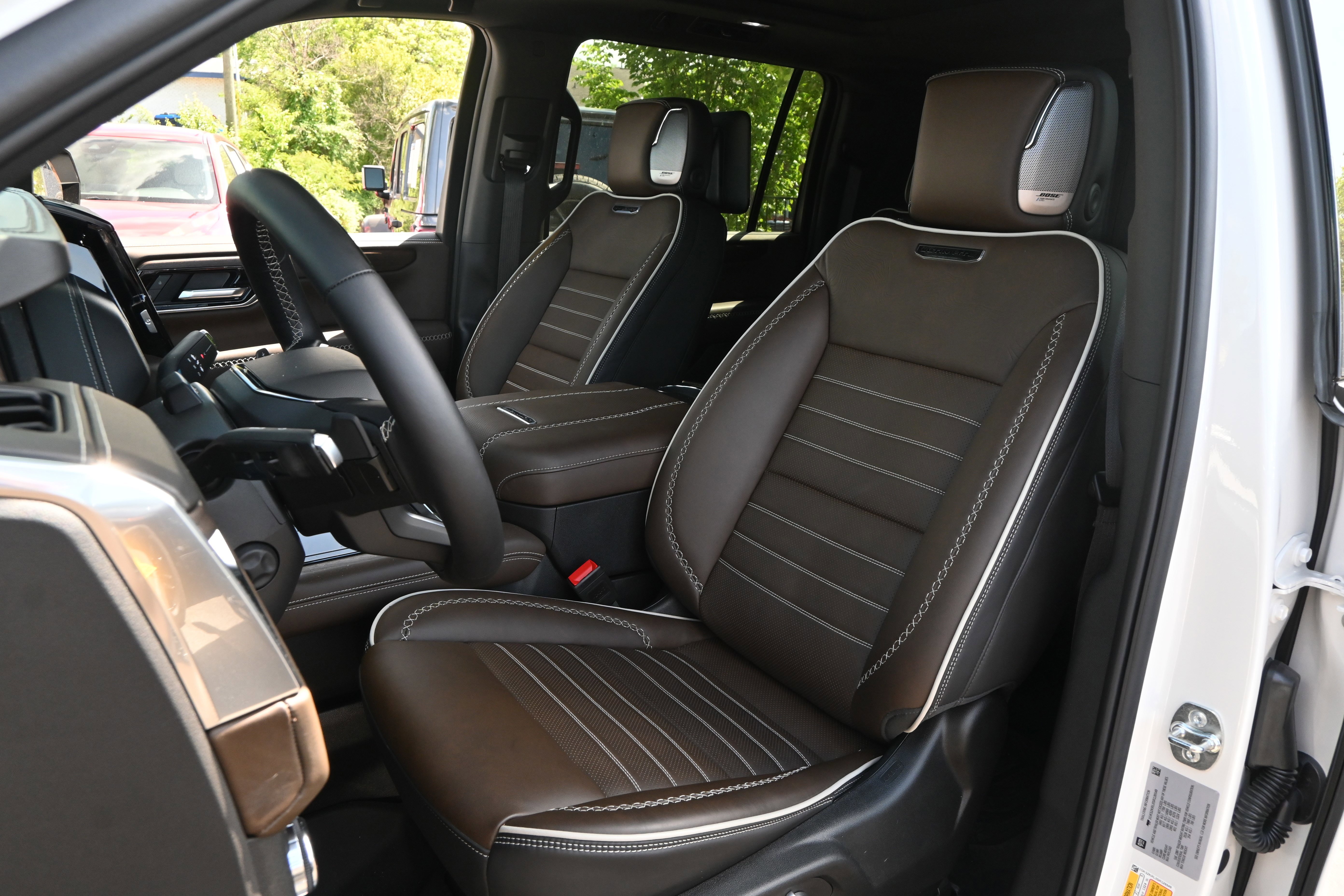 Used 2025 GMC Yukon XL Denali Ultimate image 6