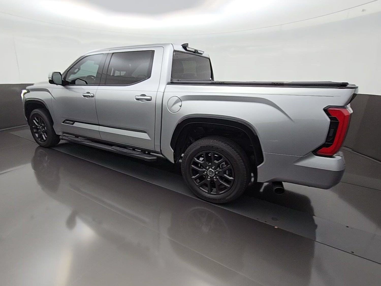 Used 2023 Toyota Tundra Platinum AWD/4WD image 6