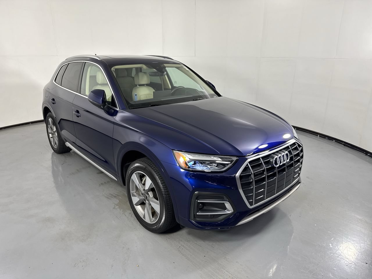 Used 2023 Audi Q5 2.0T Premium w/ Convenience Package AWD/4WD image 29