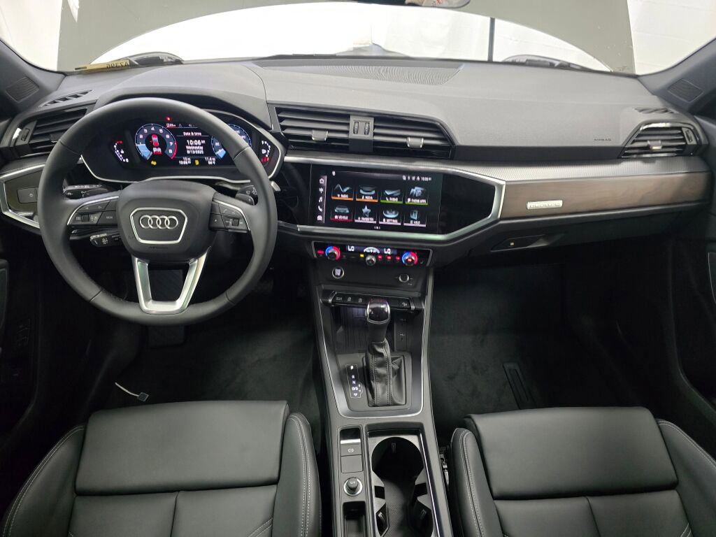 New 2025 Audi Q3 2.0T Premium image 17