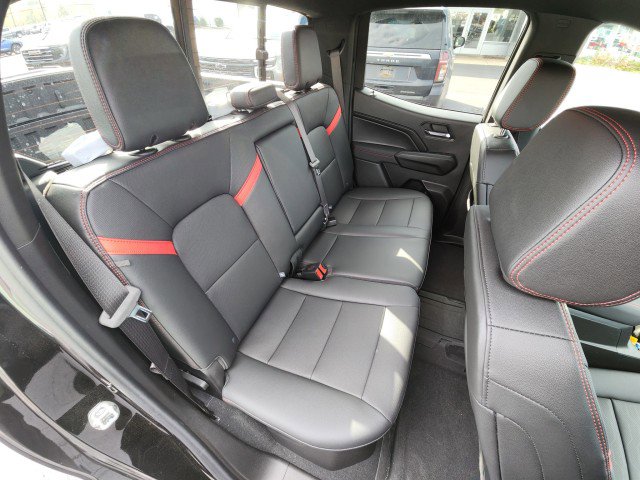 Used 2025 Chevrolet Colorado Z71 w/ Technology Package image 16