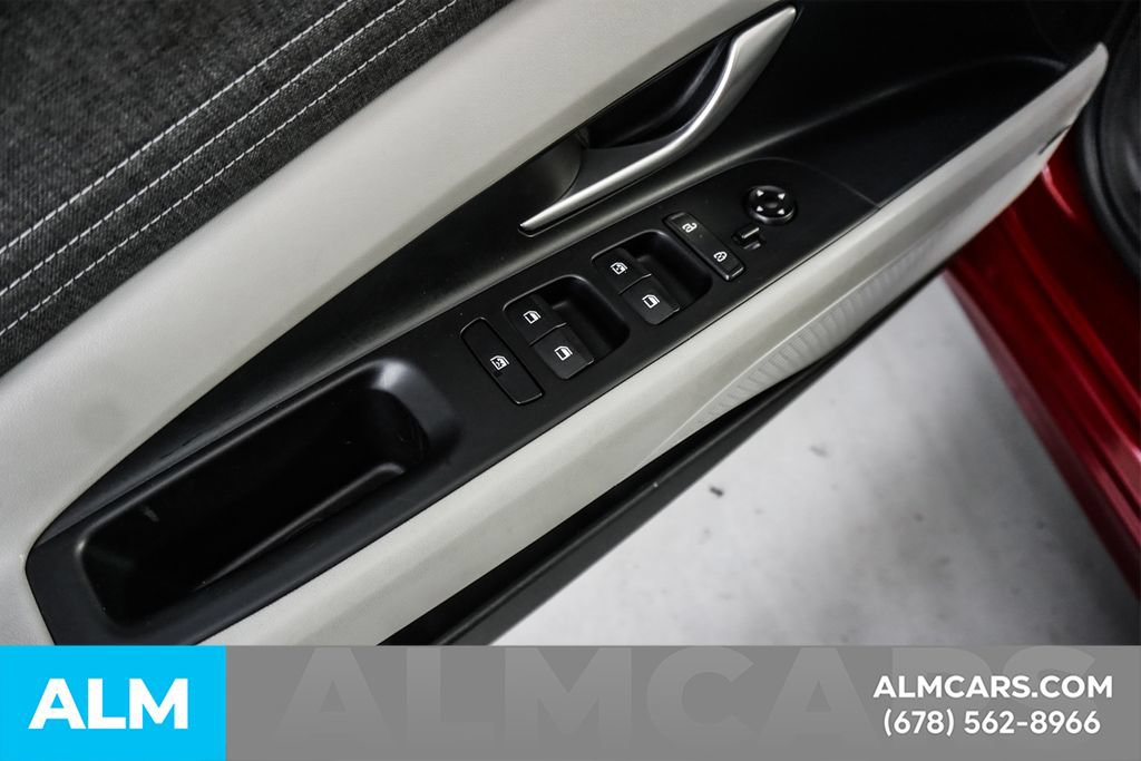 Used 2025 Hyundai Elantra Limited FWD image 48