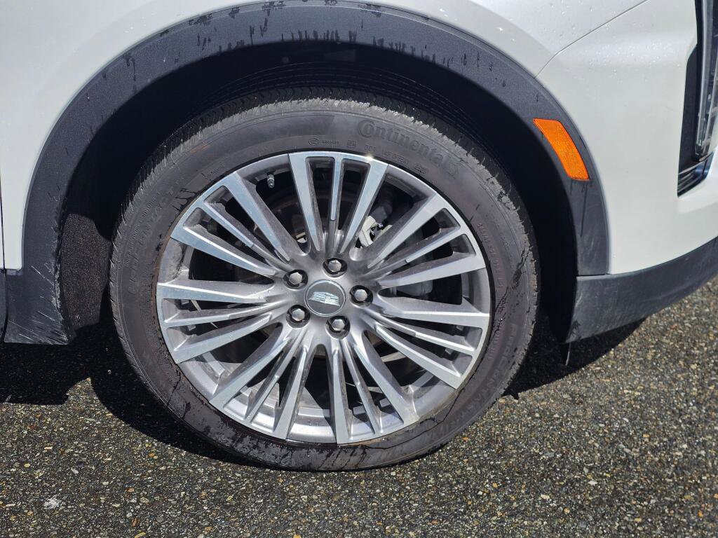 Used 2024 Cadillac XT4 Premium Luxury image 14