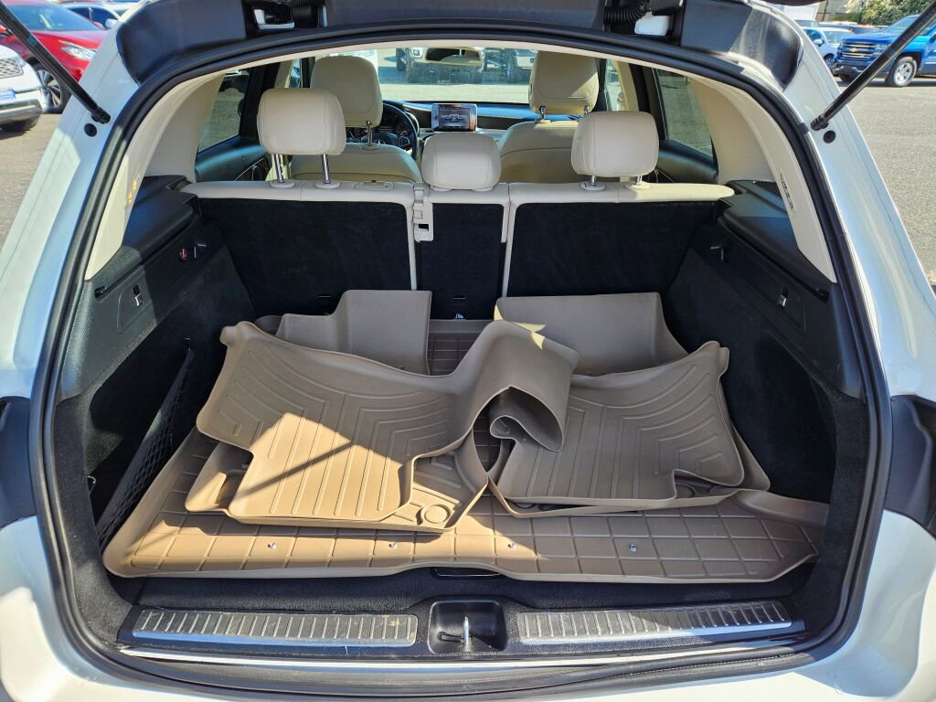 Used 2017 Mercedes-Benz GLC 300 4MATIC w/ Premium 1 Package image 11