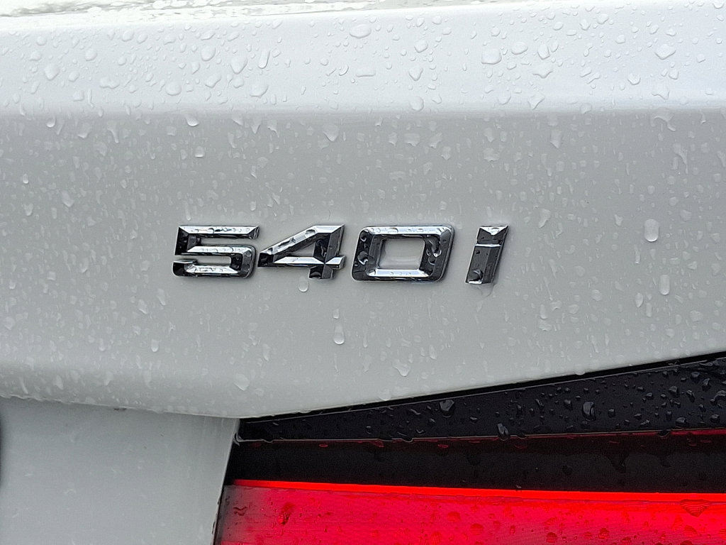 Used 2023 BMW 540i xDrive w/ Premium Package image 16