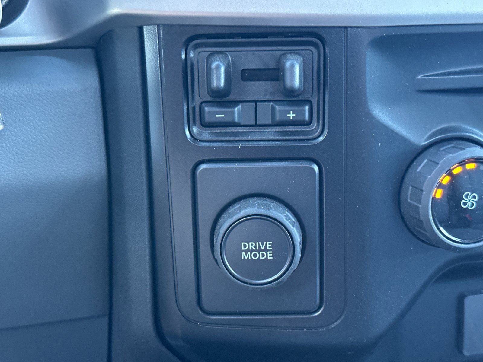 Used 2024 Ford F550 XL w/ XL Chrome Package image 31