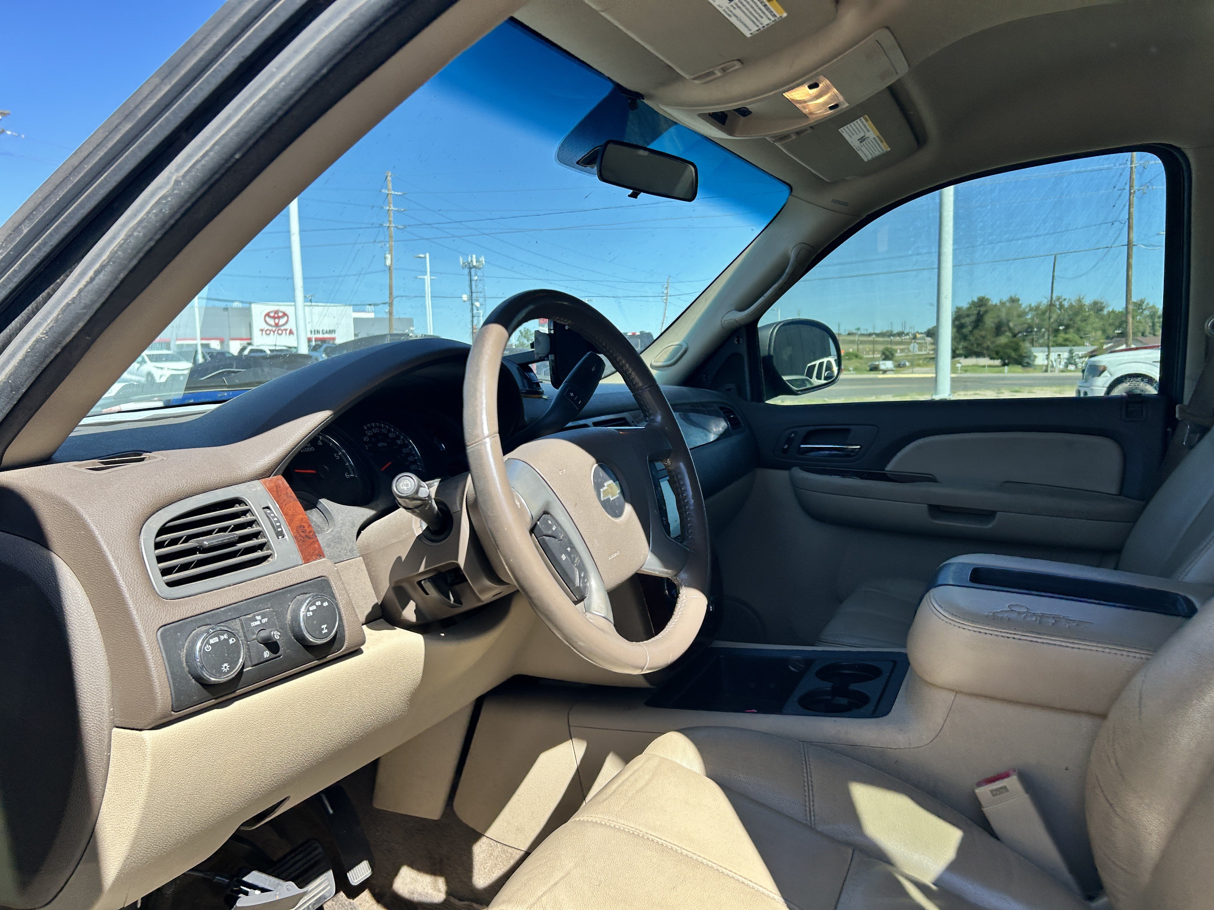 Used 2009 Chevrolet Suburban LT AWD/4WD image 9