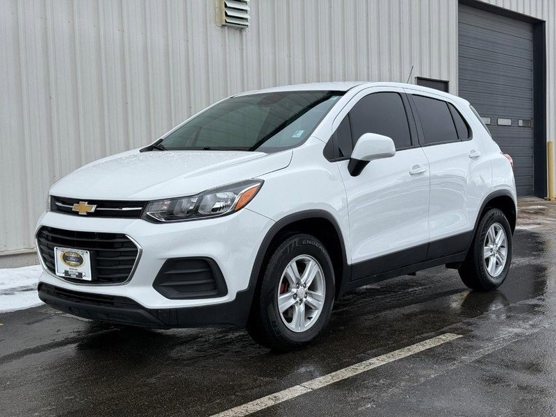 Used 2022 Chevrolet Trax LS w/ Tint and Cruise Package image 2