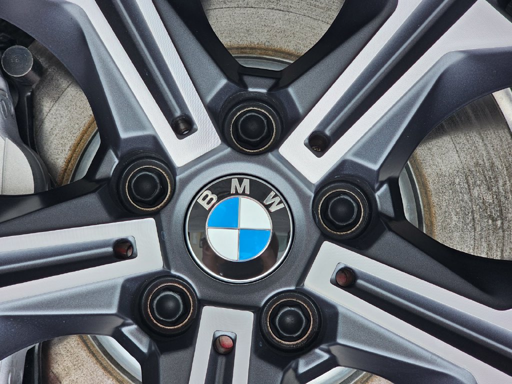 New 2026 BMW 330i Sedan RWD image 11