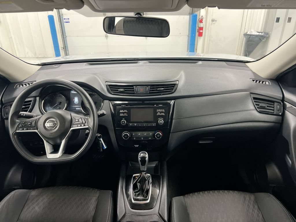 Used 2017 Nissan Rogue S AWD/4WD image 10