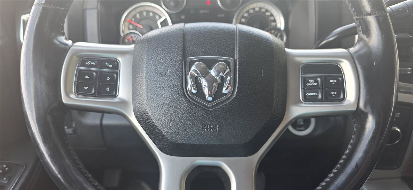 Used 2015 RAM 2500 Laramie w/ Black Appearance Group AWD/4WD image 16