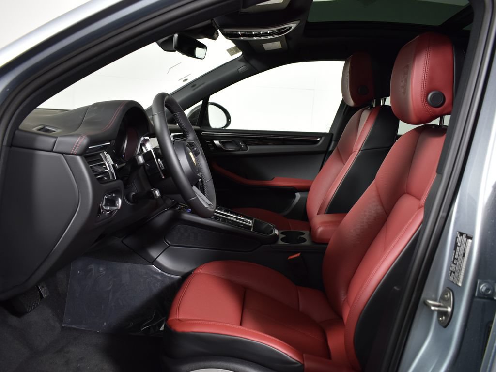 Used 2026 Porsche Macan AWD/4WD image 5
