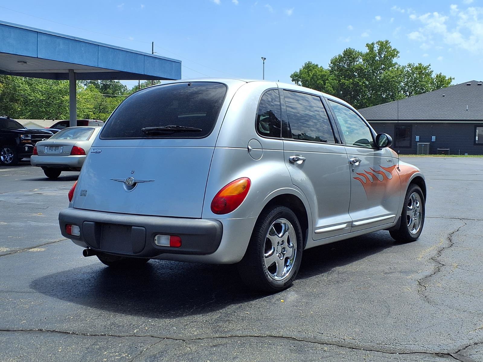 Used 2002 Chrysler PT Cruiser Limited FWD image 8