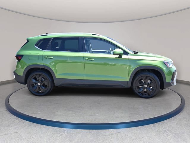 Used 2025 Volkswagen Taos SE FWD image 5