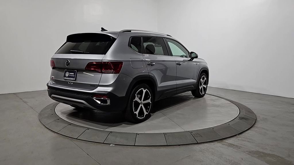 Certified 2022 Volkswagen Taos SEL image 6