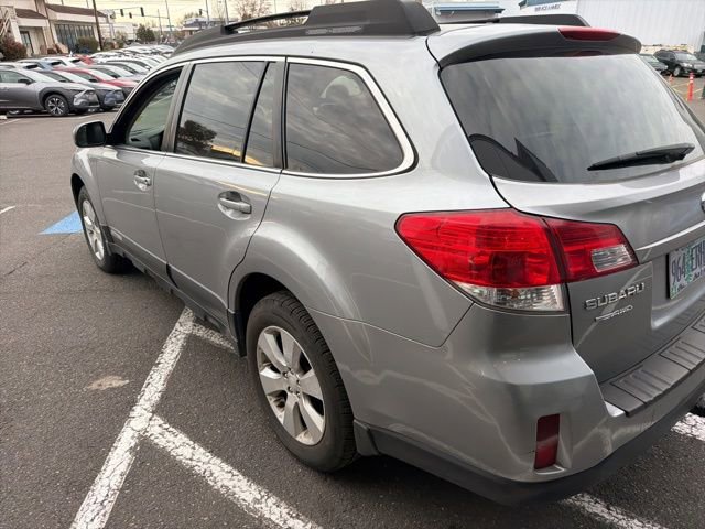 Used 2010 Subaru Outback 2.5i Limited w/ Popular Equipment Group 3B image 6
